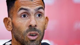 Carlos Tevez, malore e ricovero per l'allenatore argentino e ex Juve: dolore al petto, come sta