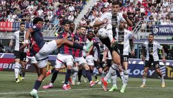 Bologna-Udinese, moviola: l’arbitro fa una strage in campo, succede di tutto