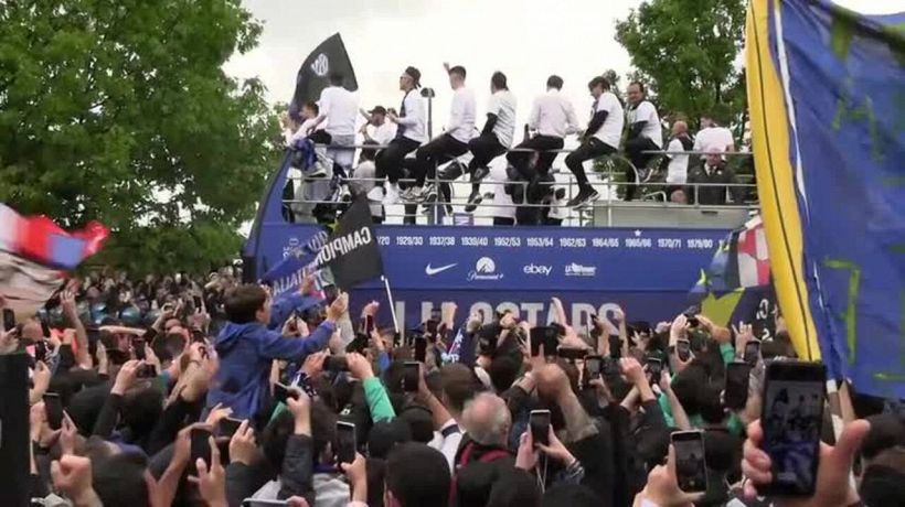 Scudetto Inter, il pullman scoperto parte da San Siro: "I campioni dell'Italia siamo noi" Delete