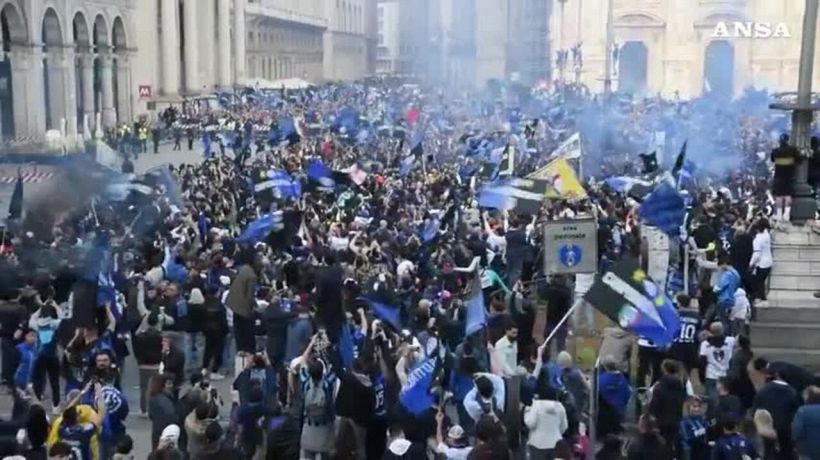 Scudetto Inter, Piazza Duomo piena di tifosi per la festa