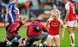 Inghilterra, dramma sfiorato in Fa Cup: calciatrice si accascia e sviene