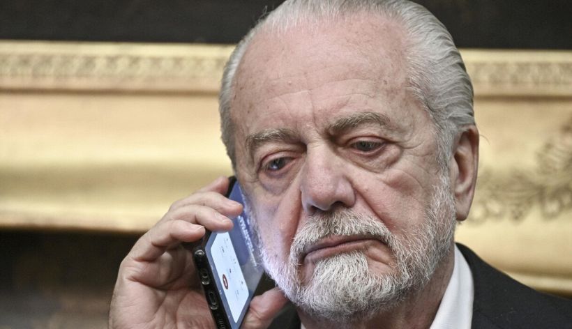 Napoli, l’ex responsabile comunicazione spara a zero su De Laurentiis, polemica sui social