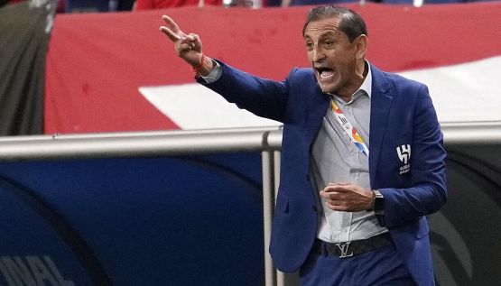 Ex Inter e Napoli Ramon Diaz nella bufera: "Non possono esserci donne al Var"