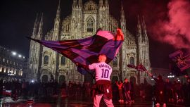 Scudetto Inter, Piazza Duomo come la curva Nord: col Torino ufficiale il rinvio a domenica alle 12.30