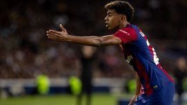 Champions League, Burgos frase choc su Lamal: “Se non gli va bene finisce al semoforo”, poi le scuse dell’ex secondo di Simeone