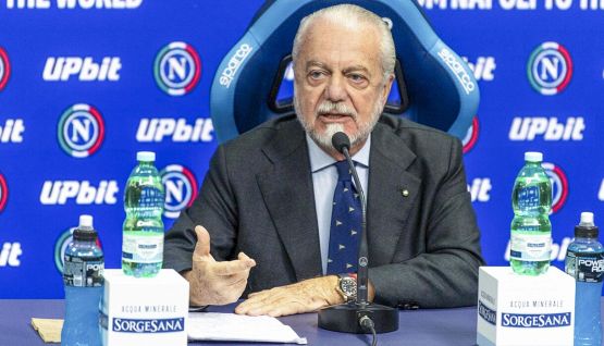 Napoli, De Laurentiis scaramantico: non vuol giocare con i viola venerdì 17, chiesto spostamento