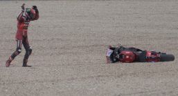 MotoGP Barcellona: Bagnaia in testa cade! Vince Espargaro