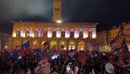 Bologna: sfogo di Orsolini, la dedica a Mihajlovic, la festa in piazza