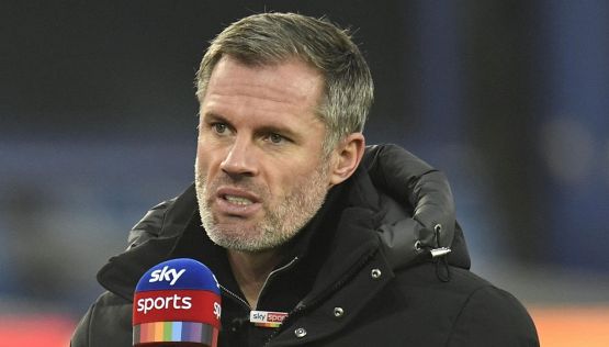 Carragher incontenibile dopo Borussia-PSG: si presenta ubriaco, Del Piero e Henry non si trattengono