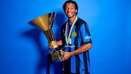 Juve, gli auguri di buon compleanno a Cuadrado scatenano la rivolta dei tifosi: e gli interisti se la ridono