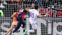 Cagliari-Fiorentina 2-3, Arthur rovina la festa a Ranieri. Pagelle