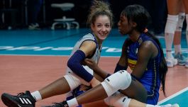 Volley femminile, Italia-Francia 3-0: riecco Egonu e De Gennaro. Paoletta: "È bellissimo essere in Nazionale"