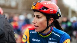 Ciclismo, caduta choc per Elisa Balsamo a Burgos: urto con Sofia Bertizzolo, fratture e commozione cerebrale