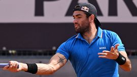 Internazionali, Berrettini si ritira dal torneo: 'Non mi sento pronto'. Dopo Sinner altro colpo per Roma