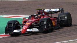 F1, Ferrari SF-24 in pista a Fiorano con i paraspruzzi: cosa sono e a che servono gli sprayguards