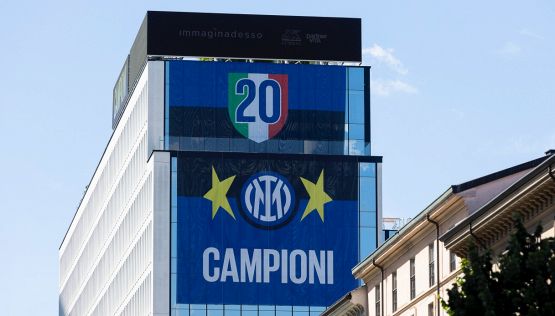 Inter, i dubbi sull’iscrizione e la revoca dello scudetto: nuovo esposto alla Figc dopo il passaggio a Oaktree