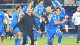 Empoli-Roma: il presidente Corsi esulta con il gesto dell’ombrello, polemiche per il mancato rosso a Niang