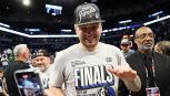 NBA, Dio perdona... Luka no: Doncic (con Irving) asfalta Minnesota e vola alle Finals e la 'birra rubata' diventa virale