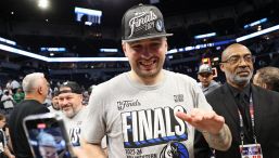 NBA, Dio perdona... Luka no: Doncic (con Irving) asfalta Minnesota e vola alle Finals e la "birra rubata" diventa virale
