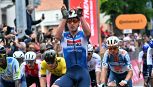 Giro d'Italia, tappa 3: Pogacar (con Thomas) rischia di anticipare tutti, Merlier beffa Milan in volata