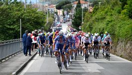 Diretta Giro 5a tappa: Geschke primo al GPM del Bracco, il ricordo di Weylandt