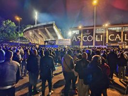 Serie B: Ascoli retrocesso in C, scoppiano disordini fuori allo stadio, una decina di feriti