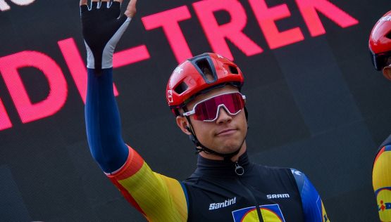 Giro d'Italia, tappa 4: Ganna ci prova, ma alla fine la volata premia un favoloso Milan (grazie a Consonni)