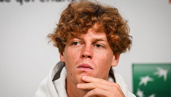 Roland Garros, Sinner torna sull'infortunio all'anca e "snobba" il sorpasso a Djokovic