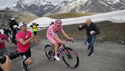Giro, Pogacar trionfa nel tappone di Livigno: Thomas e TIberi staccati
