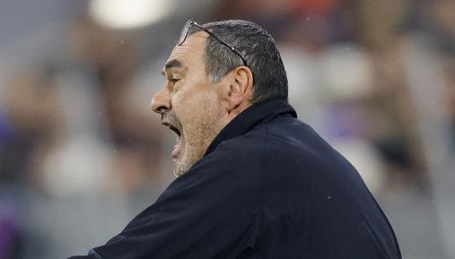 Lazio, Sarri si sente tradito da Lotito per il blocco del mercato: il pericolo dimissioni spaventa i tifosi