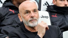 Milan, Pioli dà l'addio e arriva la pace con i tifosi: sui social spopola l'hashtag 'Grazie Mister'