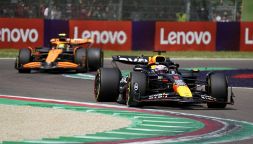 F1 Gp Imola: Verstappen vince in volata su Norris, Leclerc sul podio. Sainz 5° dietro Piastri