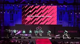 Giro d'Italia, presentate le 22 squadre partecipanti al Castello del Valentino