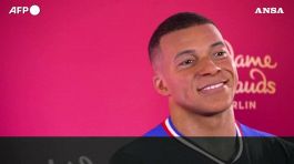 Mbappe' svela la sua statua di cera, sara' esposta al museo Madame Tussauds di Berlino