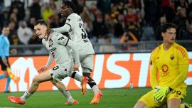 Pagelle Roma-Bayer Leverkusen 0-2: follia Karsdorp, Dybala stecca, Lukaku sfortunato, Wirtz è un fenomeno