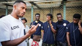 Juan Jesus non perdona Acerbi, poi si commuove davanti a bimbi di colore fuggiti dalla guerra