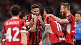 Milan, un disastro l'ultima di Giroud: manita dalla Roma. In Australia omaggio a Di Bartolomei