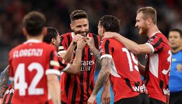 Milan, un disastro l'ultima di Giroud: manita dalla Roma. In Australia omaggio a Di Bartolomei