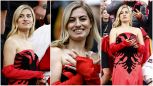 Euro2024 Italia-Albania: la bella tifosa albanese conquista gli sguardi a Dortmund, è lei la nuova Ivana Knoll?