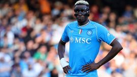 Victor Osimhen dove va? Il Napoli ha già il sostituto, ma non arrivano offerte: De Laurentiis rischia grosso