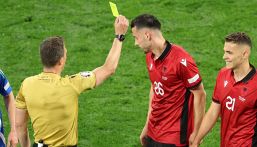 Italia-Albania, moviola: il giallo sul gol di Barella e il grave errore dell'arbitro