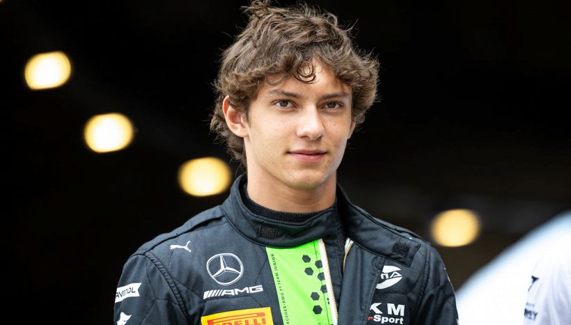 F1, Andrea Kimi Antonelli al posto di Hamilton in Mercedes dal 2025: la FIA riscrive la regola determinante