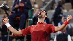 Roland Garros, putiferio su Tartarini, il coach di Musetti: "Ha caricato Djokovic"