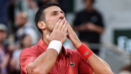 Wimbledon, Djokovic vola a Londra a caccia del miracolo: il precedente Fritz e la gaffe di Lacoste