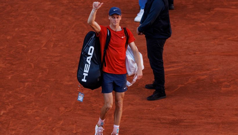 Roland Garros, per Sinner una sconfitta che i numeri faticano a spiegare. Ma da Parigi si torna col sorriso