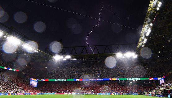 Euro2024, Germania-Danimarca sospesa: fulmini e grandine sul Signal Iduna Park