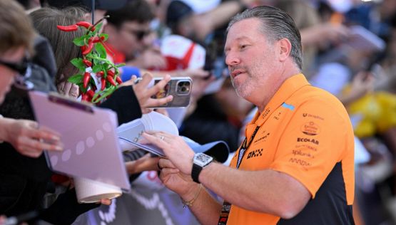 Red Bull, l’attacco di Brown: “Clima tossico”. Nel mirino Horner, l’addio di Newey e Verstappen in bilico