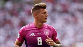 Euro 2024: Germania fuori, Toni Kroos dice addio al calcio. La carriera di un giocatore unico