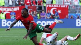 Milan, Leao smontato da Chiellini: per l’ex Juventus non può essere titolare in una big da Champions