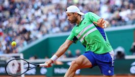 Roland Garros, Dimitrov batte Hurkacz e aspetta Sinner. Alcaraz brilla contro Auger-Alissime e trova Tsitsipas